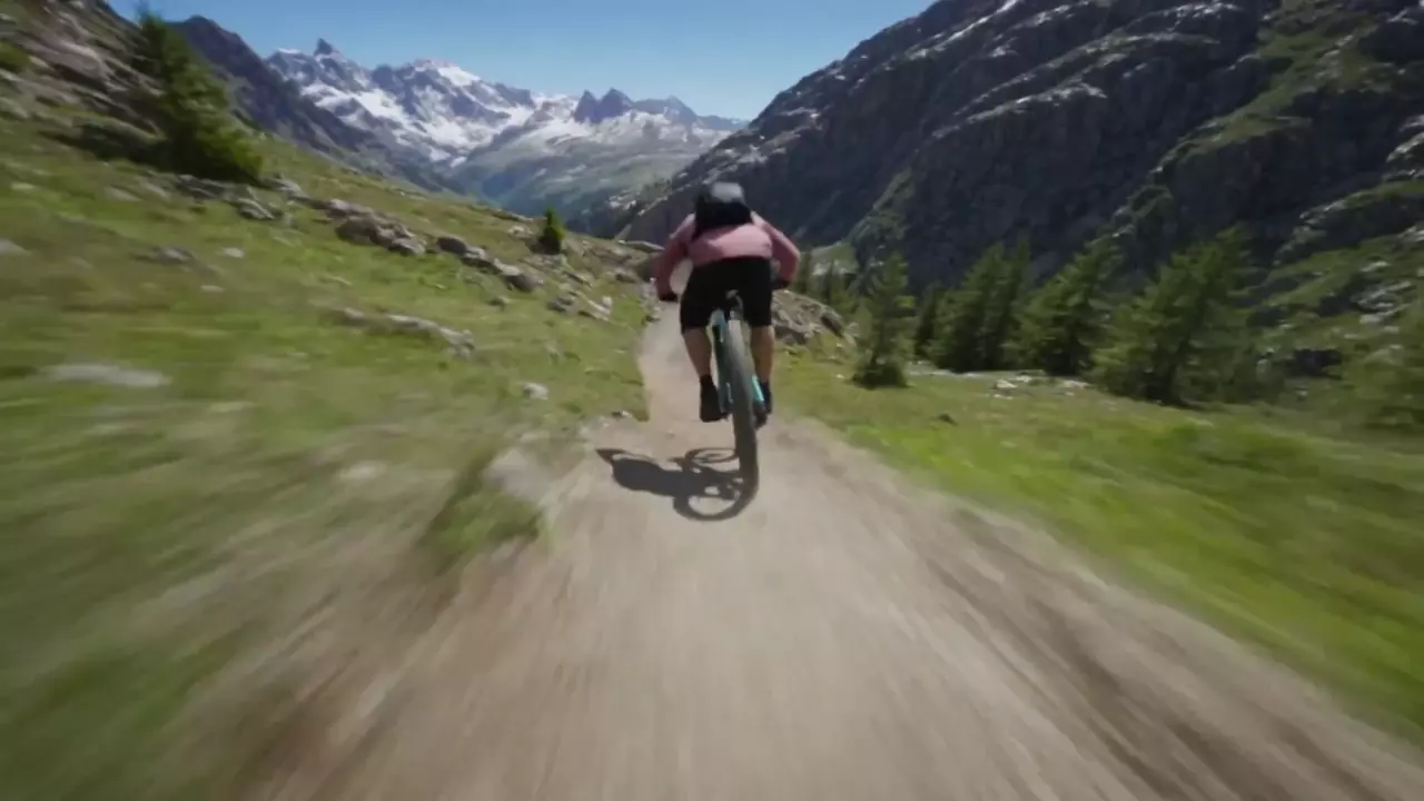Prévia de Extreme Mountain Biking Action Sequence