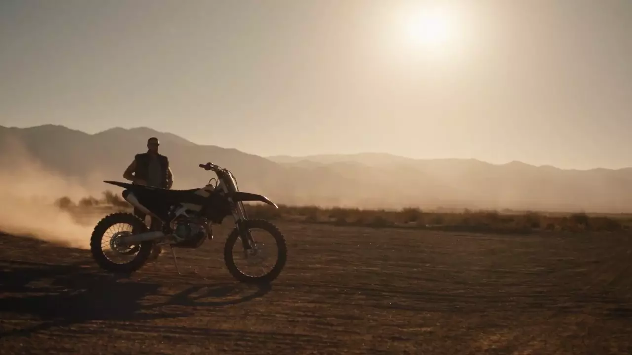 معاينة Desert Dirt Bike Eyewear Commercial (desert-dirt-bike-eyewear-commercial)