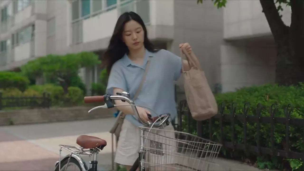 Prévia de Korean Summer Bicycle Grocery Run